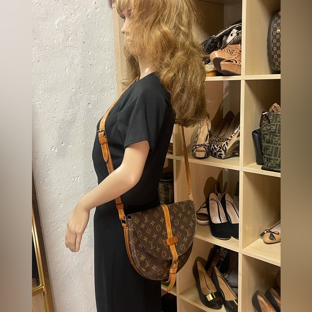 LOUIS VUITTON Monogram Canvas Vintage Chantilly GM Shoulder Bag